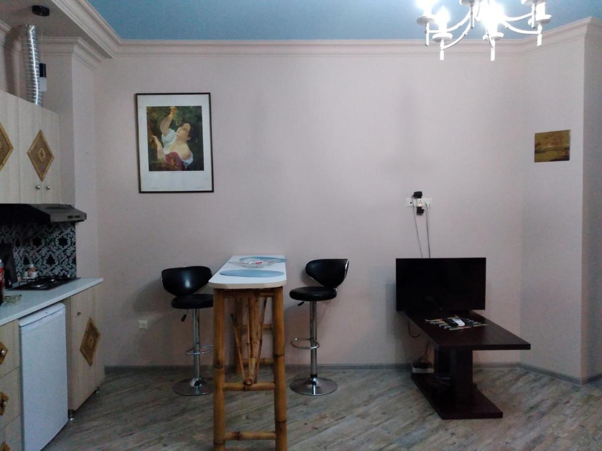 Hostel Retro Batumi Eksteriør billede